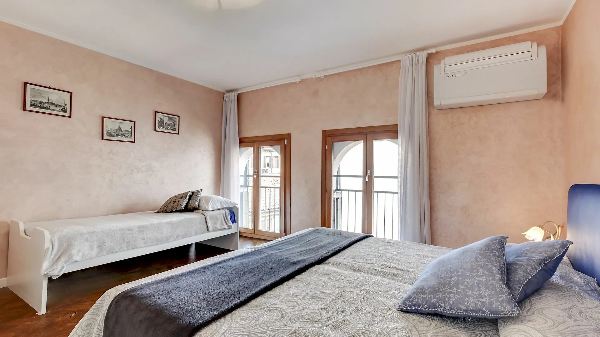 Guglie Design Apartments Venise 0*,